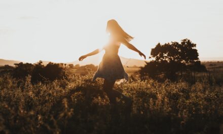 El poder de nuestra naturaleza femenina: ¡Conoce tu ciclo femenino!